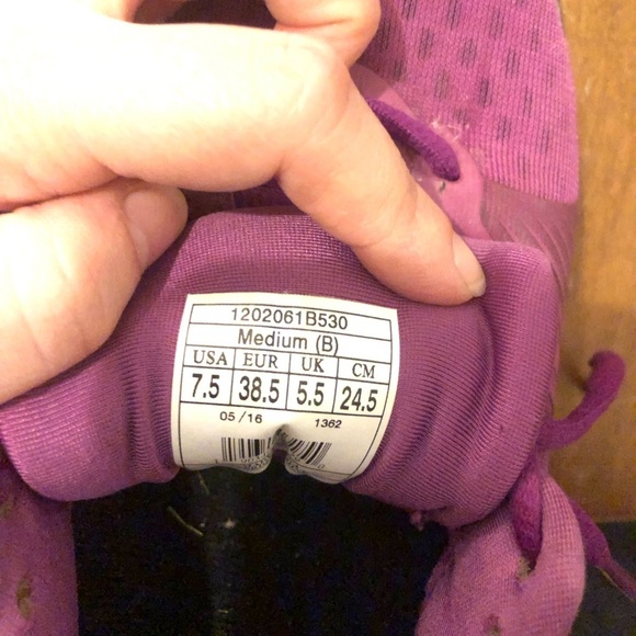 Brooks Launch 3 Women's Purple Running Shoes - Picture 10 of 12